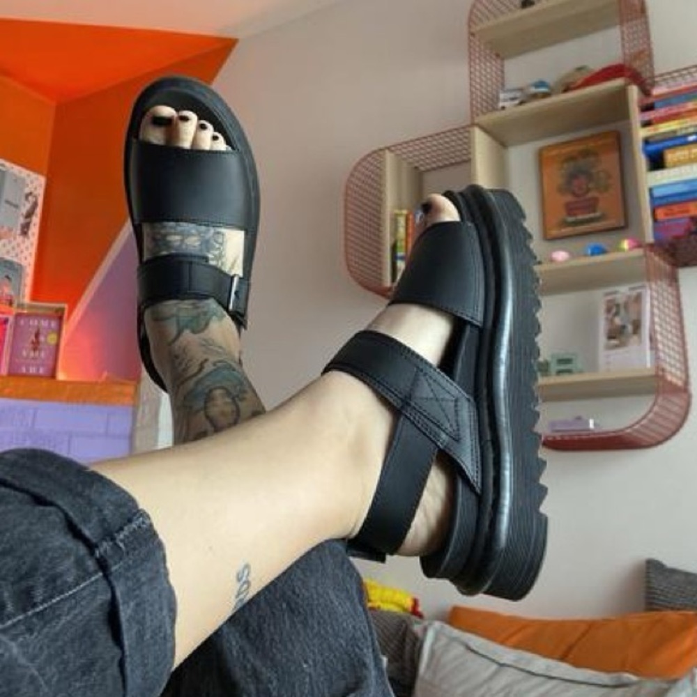 Dr. Martens Voss Black Leather Sandal - Picture 3 of 16